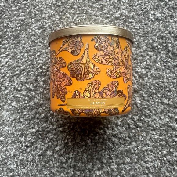 Bath & Body Works Other - Bath & Body Works Leaves Scented Candle